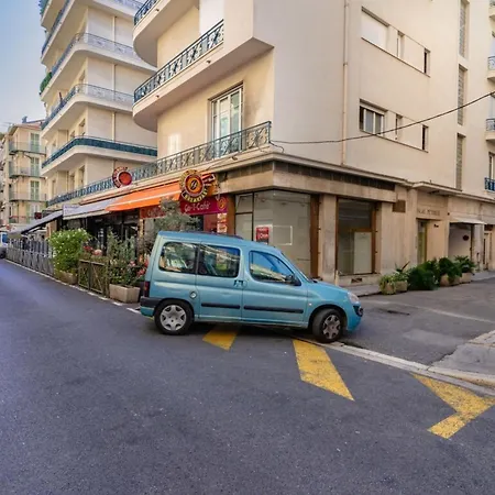 Palais Azura Furnished Flat 니스